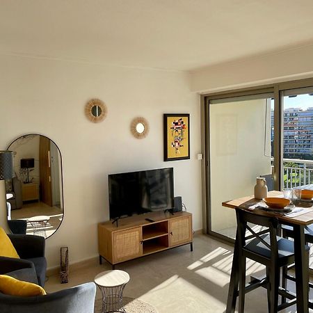 Studio Avec Vue Sur Marina Et Mer - 2 Adultes Et 1 Enfant Maximum Mandelieu La Napoule Luaran gambar